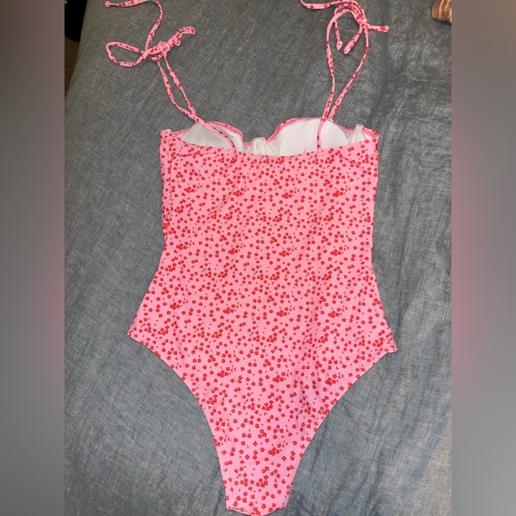 floral underwire one piece swimsuit size medium NWOT - Picture 3 of 4